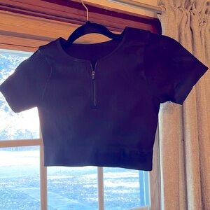 Astoria Activewear Top size Small